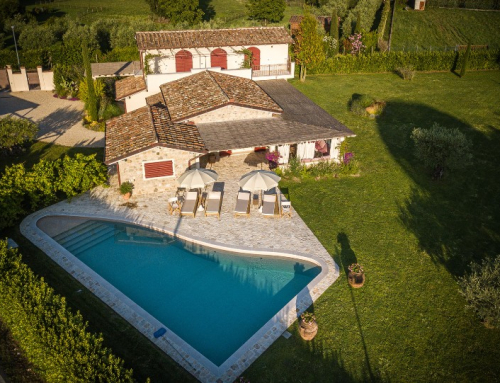 Demolizione e costruzione villa unifamiliare con piscina, Pietrasanta
